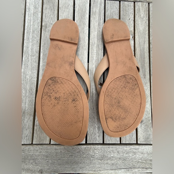 Tory Burch Beige Monroe Sandals with Gold Logo - Picture 4 of 5